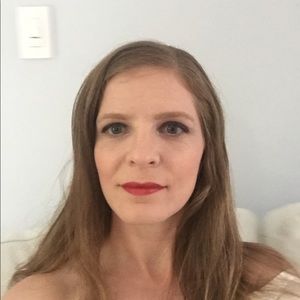 Meet your Posher, Claudia